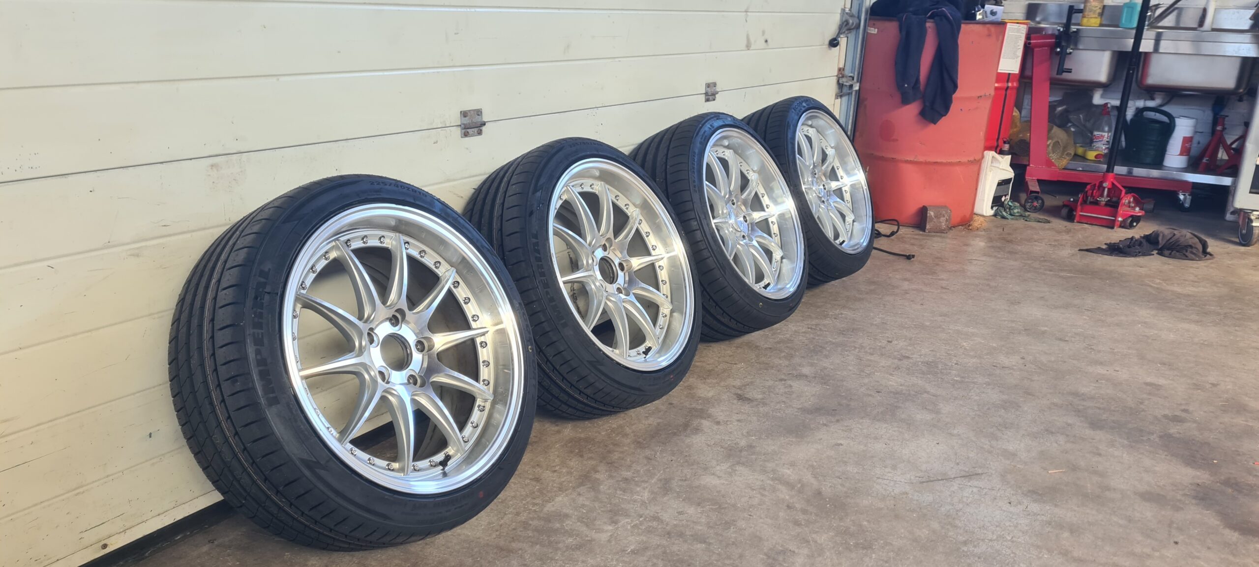 Japan Racing JR41 8,5Jx18 ET35 & 9,5Jx18 ET15 5x114,3