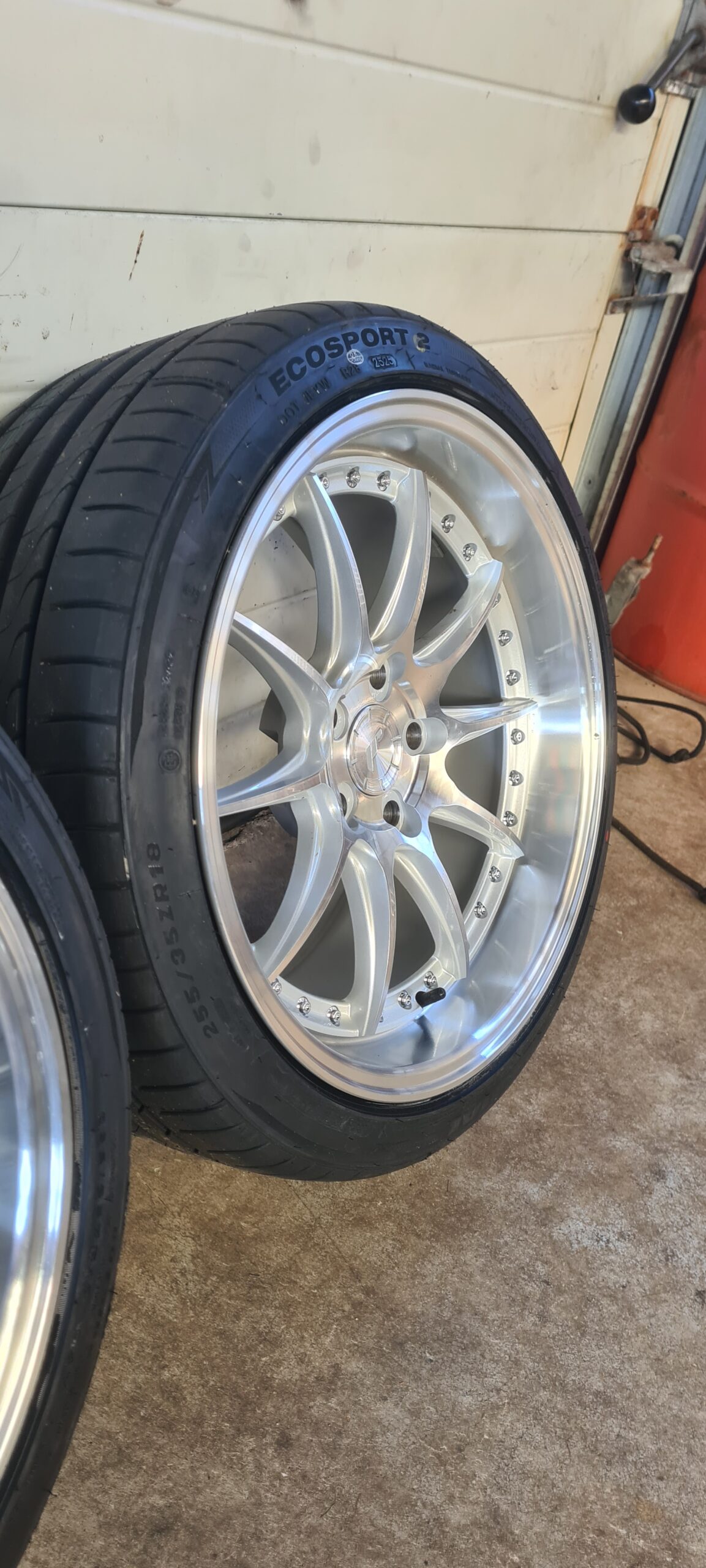Japan Racing JR41 8,5Jx18 ET35 & 9,5Jx18 ET15 5x114,3 - Image 8