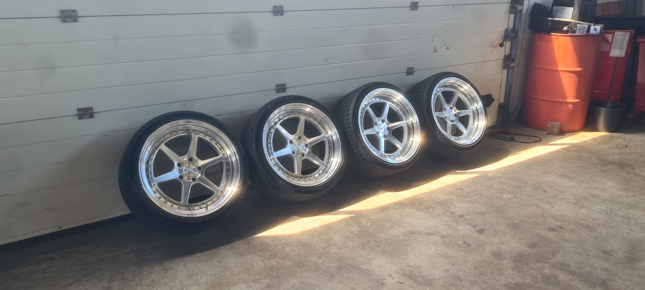 Japan Racing JR43 19x9,5J et25 & 19x11J et22 5x114,3 - Image 2