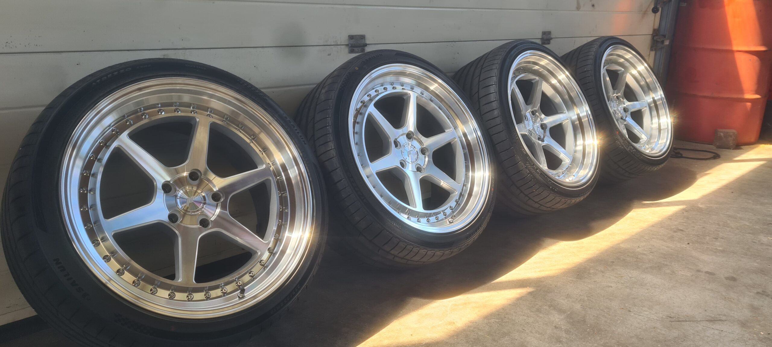 Japan Racing JR43 19x9,5J et25 & 19x11J et22 5x114,3 - Image 3