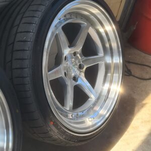 Japan Racing JR43 19x9,5J et25 & 19x11J et22 5x114,3